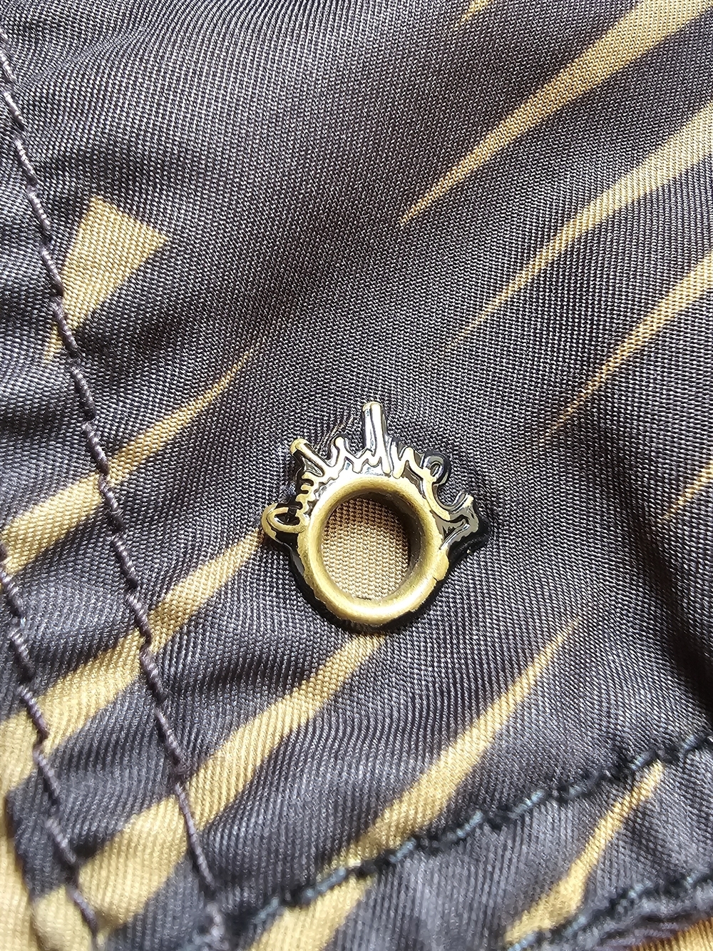 Vintage Quiksilver Men's Camo Cargo Board Shorts - Brown/Black - Picture 9 of 12